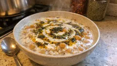 Kesilmeyen yoğurt terbiyesiyle lokanta usulü buğday çorbası tarifi