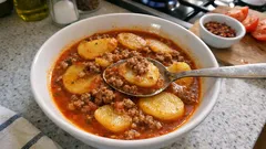 Dağılmadan yumuşayan kıymalı patates yemeği: tencerede tam kıvamında tarif