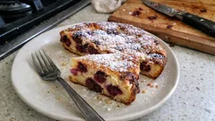 Tek kapta Kirazlı Clafoutis: muhallebi-kek arası hafif Fransız tatlısı