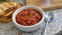 Kahvaltılık salçalı sos tarifi: cevizli, zeytinyağlı, 10 dakikada hazır