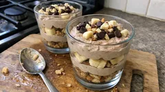 Bardakta muzlu parfe: Burçak bisküvi ve Nescafé ile fırınsız pratik tatlı