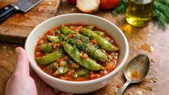 Zeytinyağlı Sultani Bezelye: Domatesli, dereotlu ve tam kıvamında ev usulü tarif