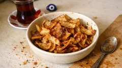 Patates kabuklarını atmayın: fırında çıtır patates kabuğu cipsi tarifi